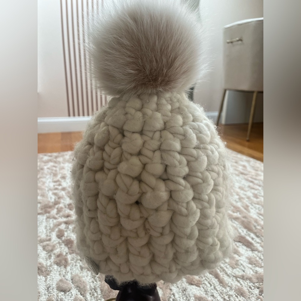 Mischa Lampert Beanie Pomster Chunky Knit w/ Raccoon Fur Pom | Size M | EUC